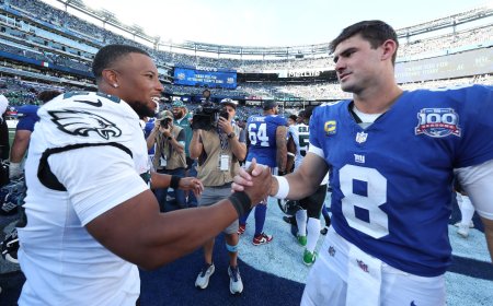 Saquon Barkley smiling over Daniel Jones' hot start as ex-Giants teammates having success outside of New York