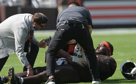 Browns OT Dawand Jones out for season with knee injury; Cleveland to send play that injured him to league