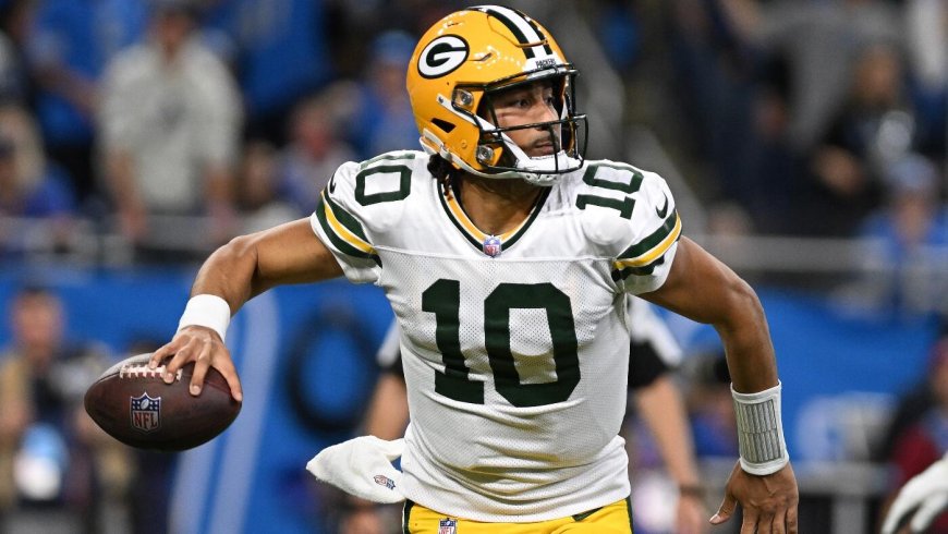 Cowboys vs. Packers NFL player props: Self-Learning AI backs Jordan Love under 234.5 passing yards on SNF