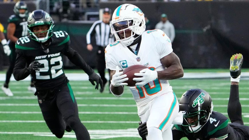 Dolphins vs. Jets prediction: Which of these AFC East teams can avoid an 0-4 start in prime time?