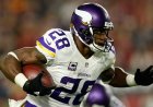 Ex-NFL star Adrian Peterson found asleep in SUV before DWI, weapons arrest in Texas, affidavit says