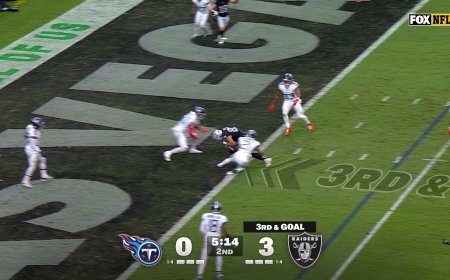 Geno Smith finds Michael Mayer for a touchdown, extending Raiders' lead over Titans | NFL Highlights