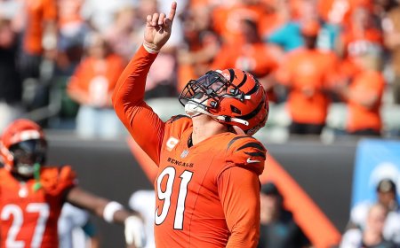 One trade each contender should make: Trey Hendrickson to NFC, Alvin Kamara to Los Angeles, new RB for Chiefs