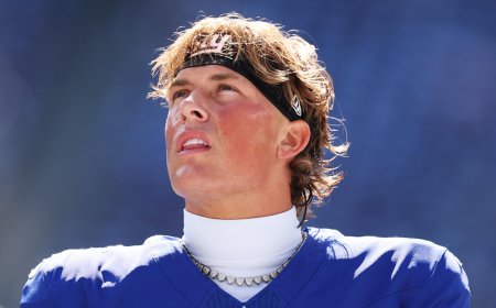 What's up with Jaxson Dart's chain? Why the Giants rookie QB wears a sparkling necklace during NFL games