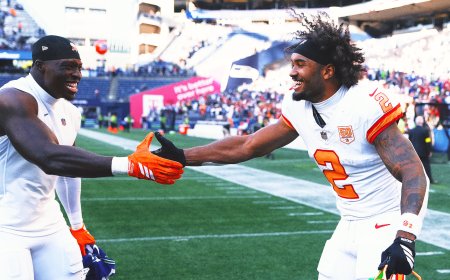 2025 NFL Week 7 Buzz: Bucs Star Rookie WR Emeka Egbuka Practicing Amid Injury