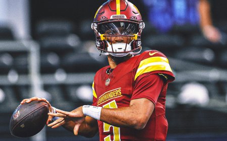 Jayden Daniels Exits Commanders vs. Cowboys With Hamstring Injury
