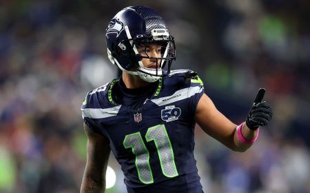 Watch: Official steps in to protect Seahawks WR Jaxon Smith-Njigba during Texans sideline scuffle