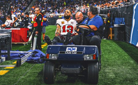 Mike Evans Suffers Broken Clavicle During Buccaneers' Loss to Lions