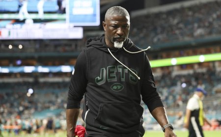 Jets' Aaron Glenn won't name starting QB between Justin Fields, Tyrod Taylor, but insists no competition