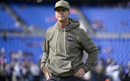 Buy, sell or hold? Assessing trade deadline plans for every fringe NFL contender in hunt for playoff berth