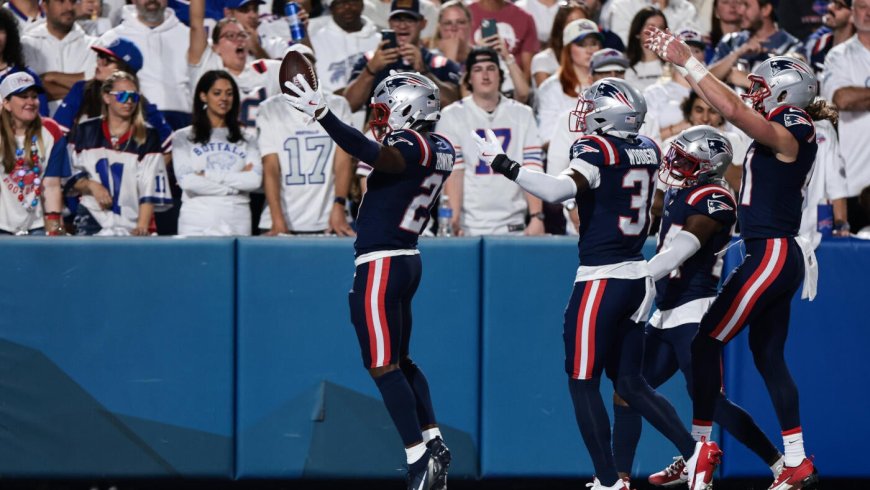 Bills' record streak comes to an end in stunning 'Sunday Night Football' loss to Patriots