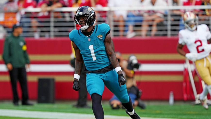 NFL longshot picks, odds, player props, predictions: Model targets Travis Etienne Over 70 yards on MNF