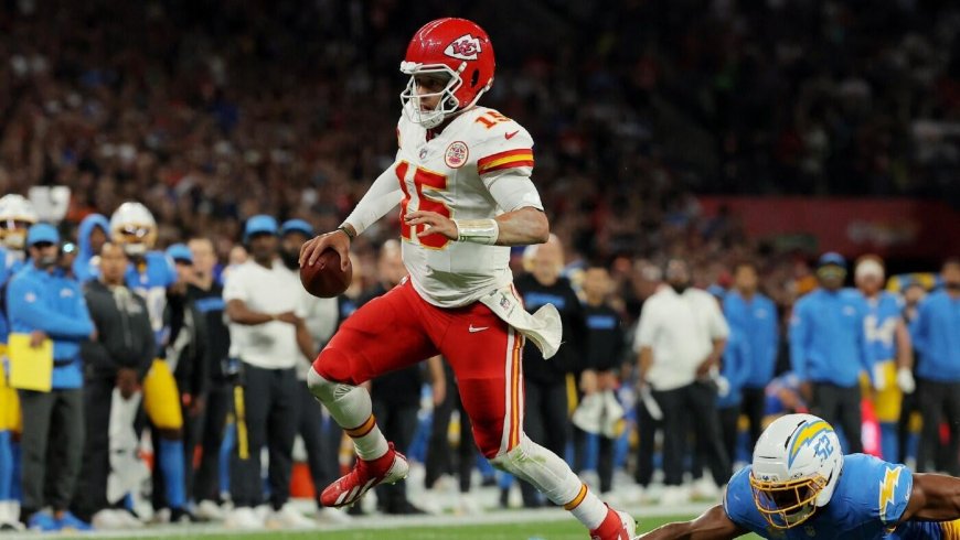NFL DFS, Chiefs vs. Jaguars: DraftKings, FanDuel daily Fantasy football picks, advice on Monday Night Football