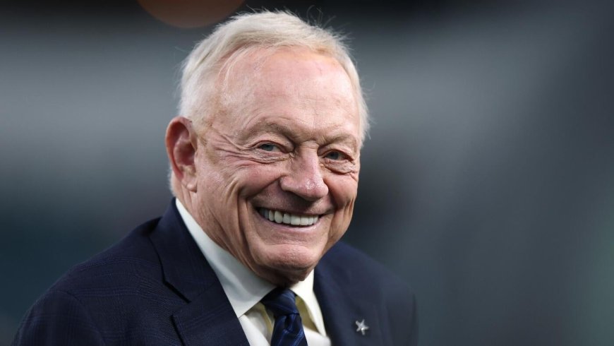 Jerry Jones insists flipping off fans at Cowboys-Jets was accidental: 'The intention was thumbs up'