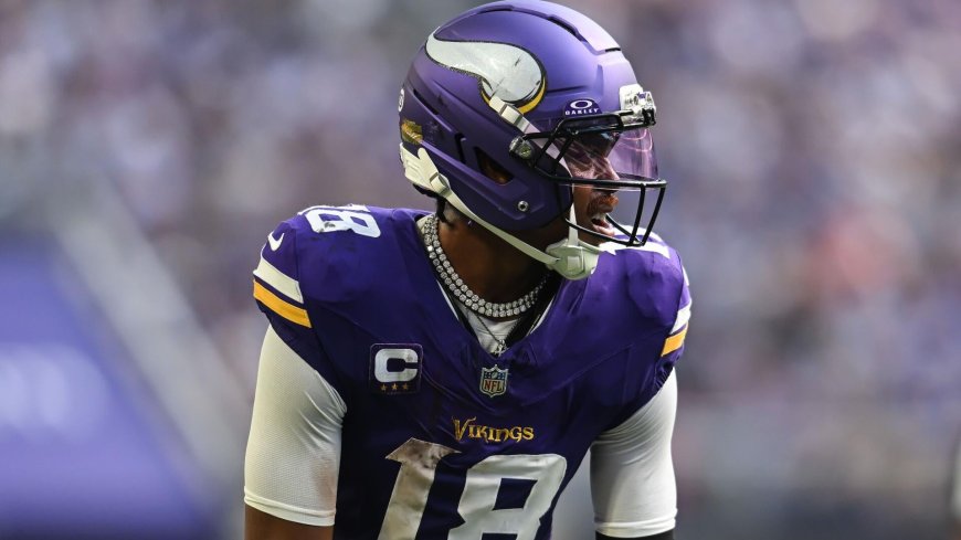 Thursday Night Football prediction, odds, spread, time: Chargers vs. Vikings picks from expert on a 19-6 run