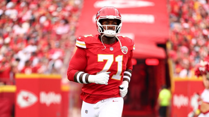 Chiefs rookie LT Josh Simmons to rejoin team in 'a few weeks' after absence for personal reasons, per report
