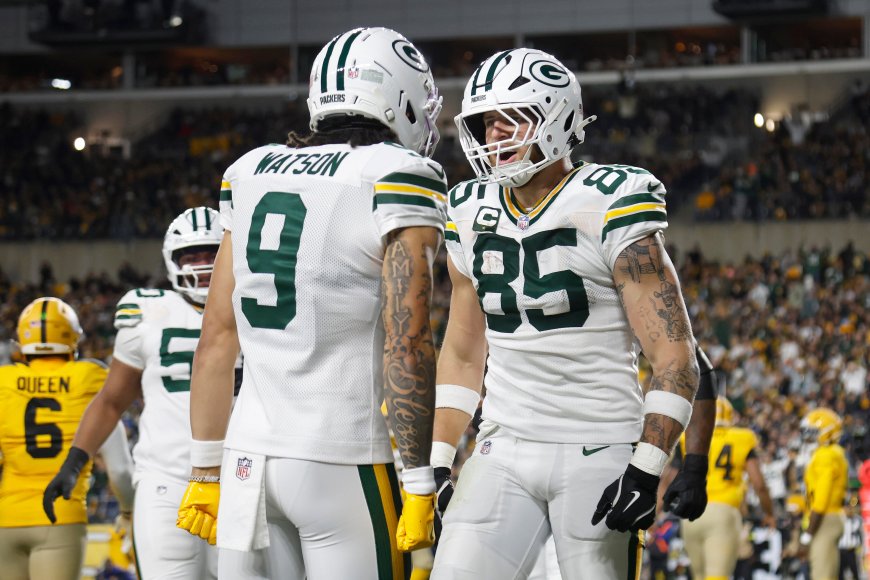 2025 NFL playoff picture, standings, predictions: Will Packers get NFC No. 1 need? Patriots winning AFC East?