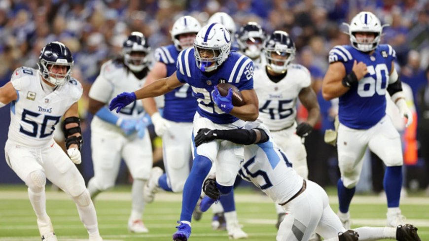 Colts' Jonathan Taylor makes NFL history vs. Titans while strengthening case for Offensive Player of the Year