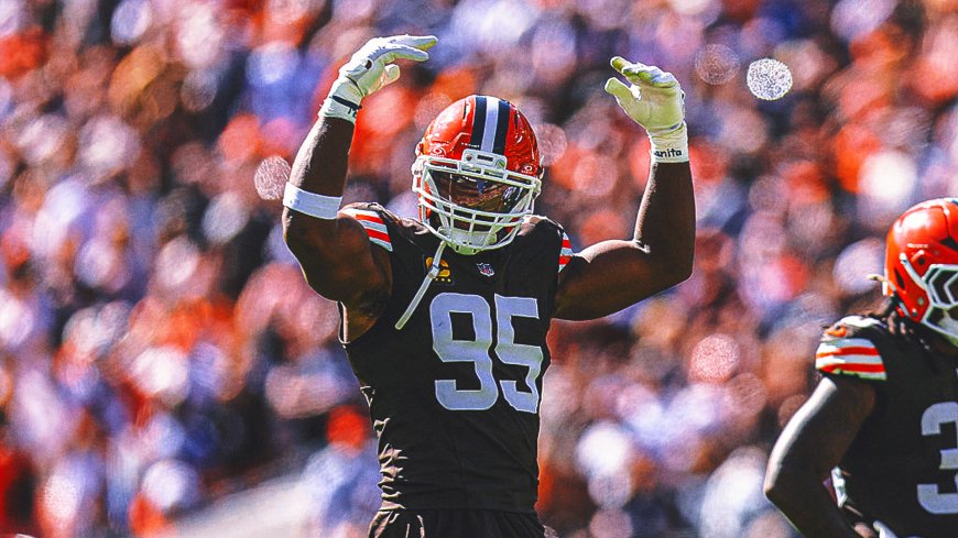 2025 NFL DPOY Odds: Myles Garrett Chasing Micah Parsons Atop Oddsboard