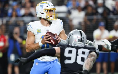 Week 9 NFL odds, lines, best bets, predictions: Computer model likes Texans, Chargers