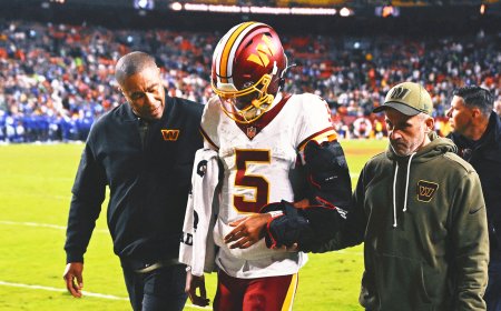 Commanders QB Jayden Daniels Exits in Air Cast With Elbow Injury vs. Seahawks