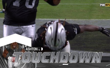 Raiders' Geno Smith passes 15-yard TD to Ashton Jeanty, taking lead over Jaguars | NFL Highlights