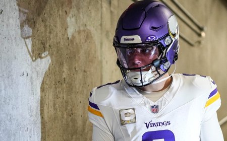 NFL Week 10 picks, odds, best bets: J.J. McCarthy surprises Lamar Jackson, Steelers and Eagles score upsets