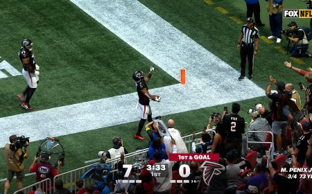 Bijan Robinson breaks two tackles for a 4-yard rushing TD, Falcons level the Panthers in the first quarter | NFL Highlights