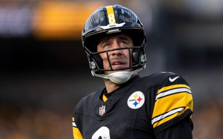 Aaron Rodgers provides update on injured wrist; shares his biggest obstacle to playing against the Bears