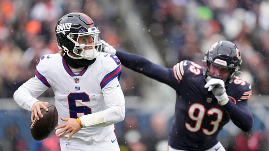 Jaxson Dart exits Giants vs. Bears game with concussion after making NFL history