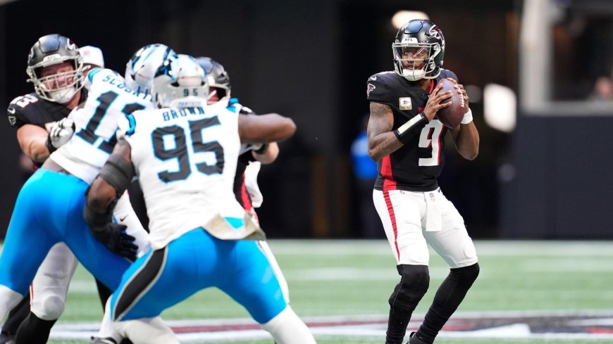 Michael Penix Jr. injury: Falcons QB to be evaluated after hurting knee, leaving game in loss to Panthers