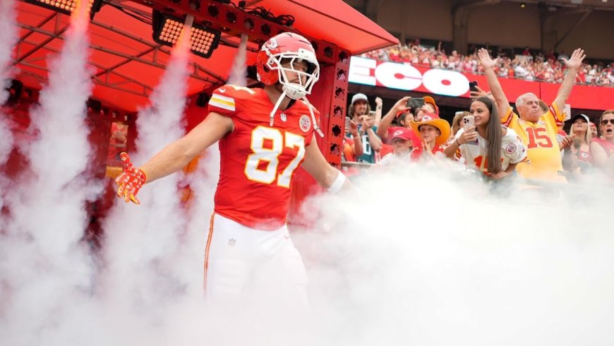 NFL DFS, Week 12: Top FanDuel, DraftKings daily Fantasy picks include Travis Kelce, Emanuel Wilson