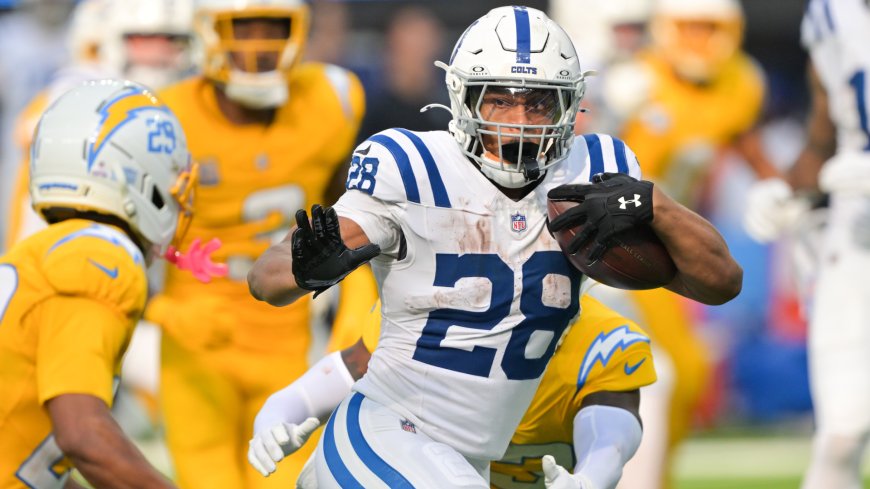 NFL Week 12 picks and score predictions: Chiefs lose third straight game, Buccaneers slide continues