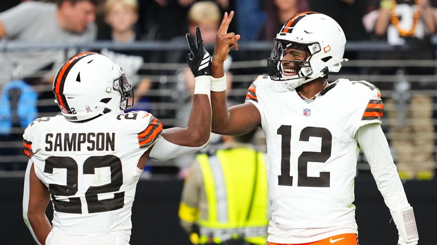 WATCH: Browns' QB Shedeur Sanders throws first career touchdown on 66-yard connection with Dylan Sampson