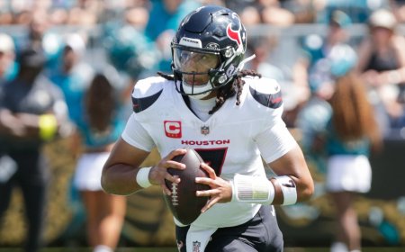 'Sunday Night Football' prediction, odds, spread, time: Texans vs. Chiefs picks from expert on 133-112 run