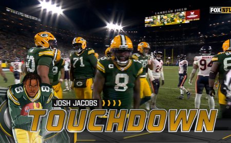 Josh Jacobs punches in TD to give Packers a 28-21 lead over Bears | NFL Highlights