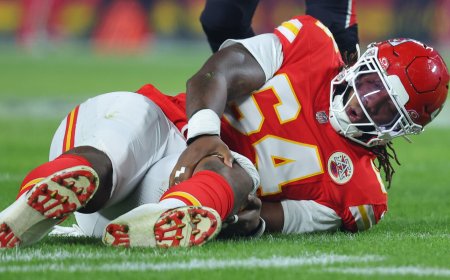 Chiefs OL Wanya Morris out for season with knee injury as Chiefs' battered offensive line takes another hit