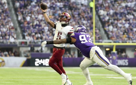 Commanders QB Jayden Daniels avoids long-term injury after leaving Vikings game; status uncertain for Week 15