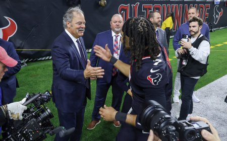 Texans owner Cal McNair makes light of C.J. Stroud's perceived slight, pair finally complete elusive high-five