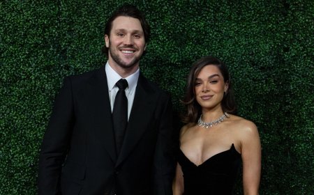 Bills' Josh Allen, wife Hailee Steinfeld share pregnancy announcement on social media