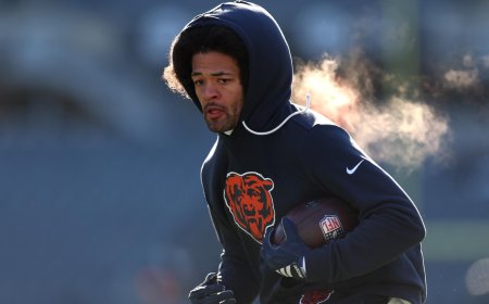 Bears WR Rome Odunze ruled out for Week 15 matchup vs. Browns after aggravating foot injury, per report