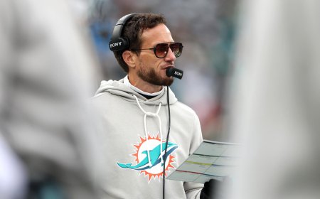 Mike McDaniel's job security, Denver's built-in advantage and what sources are saying around the NFL