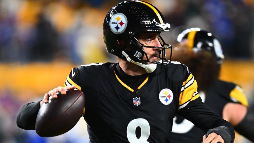 Steelers' Aaron Rodgers briefly exits game vs. Bills after strip sack, score leaves quarterback bloodied