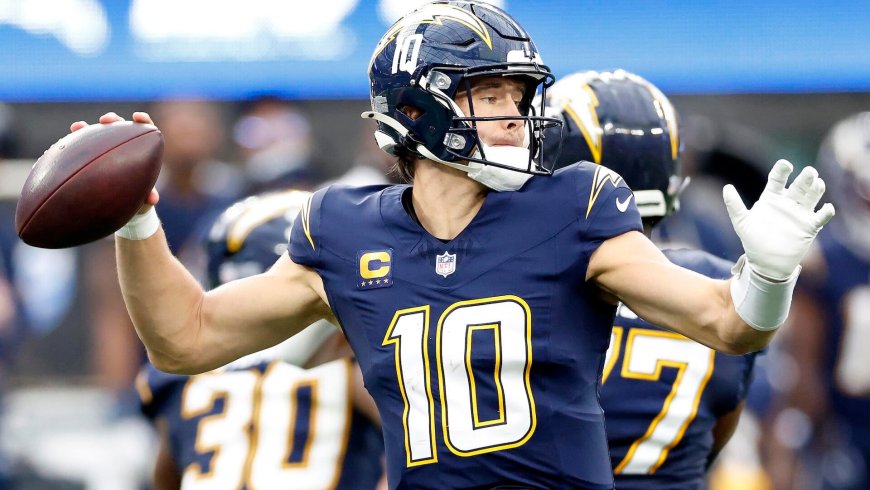 Justin Herbert injury update: Chargers QB undergoes surgery on fractured hand; Week 14 status uncertain