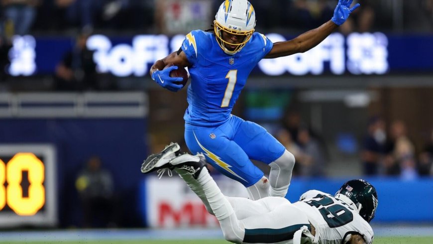 2025 NFL playoff picture, standings: Chargers and Eagles leave MNF headed in opposite directions