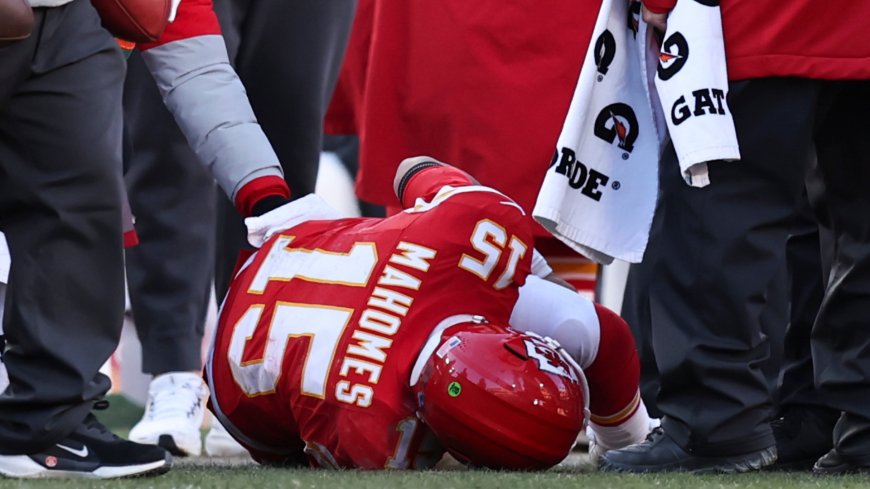 Patrick Mahomes injury update: Chiefs QB has torn ACL, vows to return 'stronger than ever' after surgery