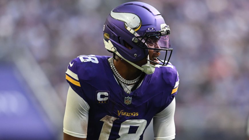 'Sunday Night Football' prediction, odds, spread, time: Vikings vs. Cowboys picks from expert on a 37-17 roll