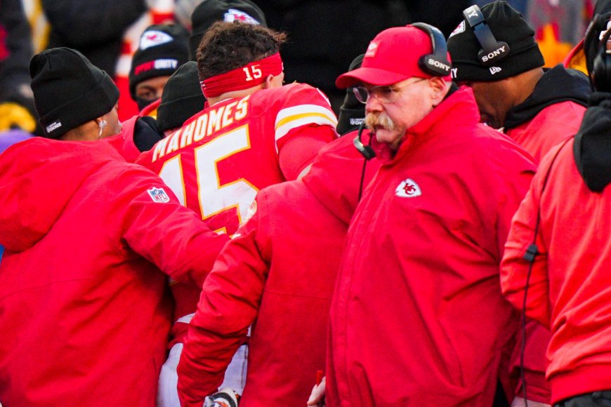 Chiefs face uncertain future after Patrick Mahomes' ACL tear: What's next for Kansas City's offense